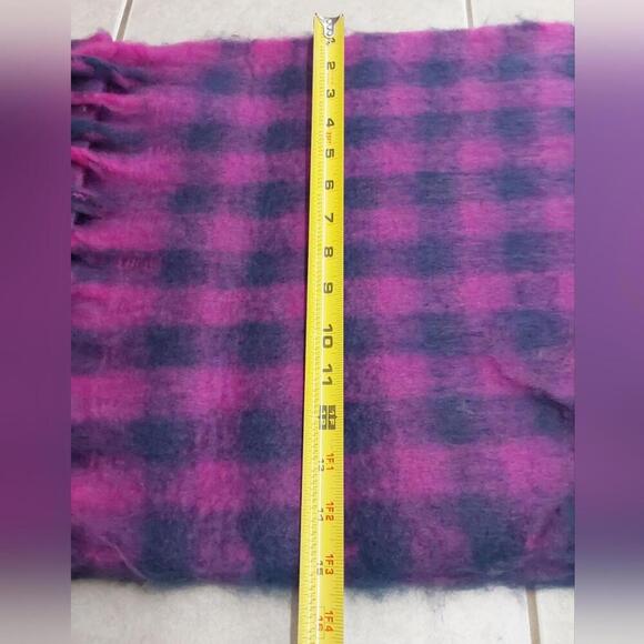 Just Cozy Black and purple checkered chunky scarf NWT - Picture 4 of 10